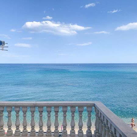 Maremare Apartments Giardini Naxos Exteriör bild