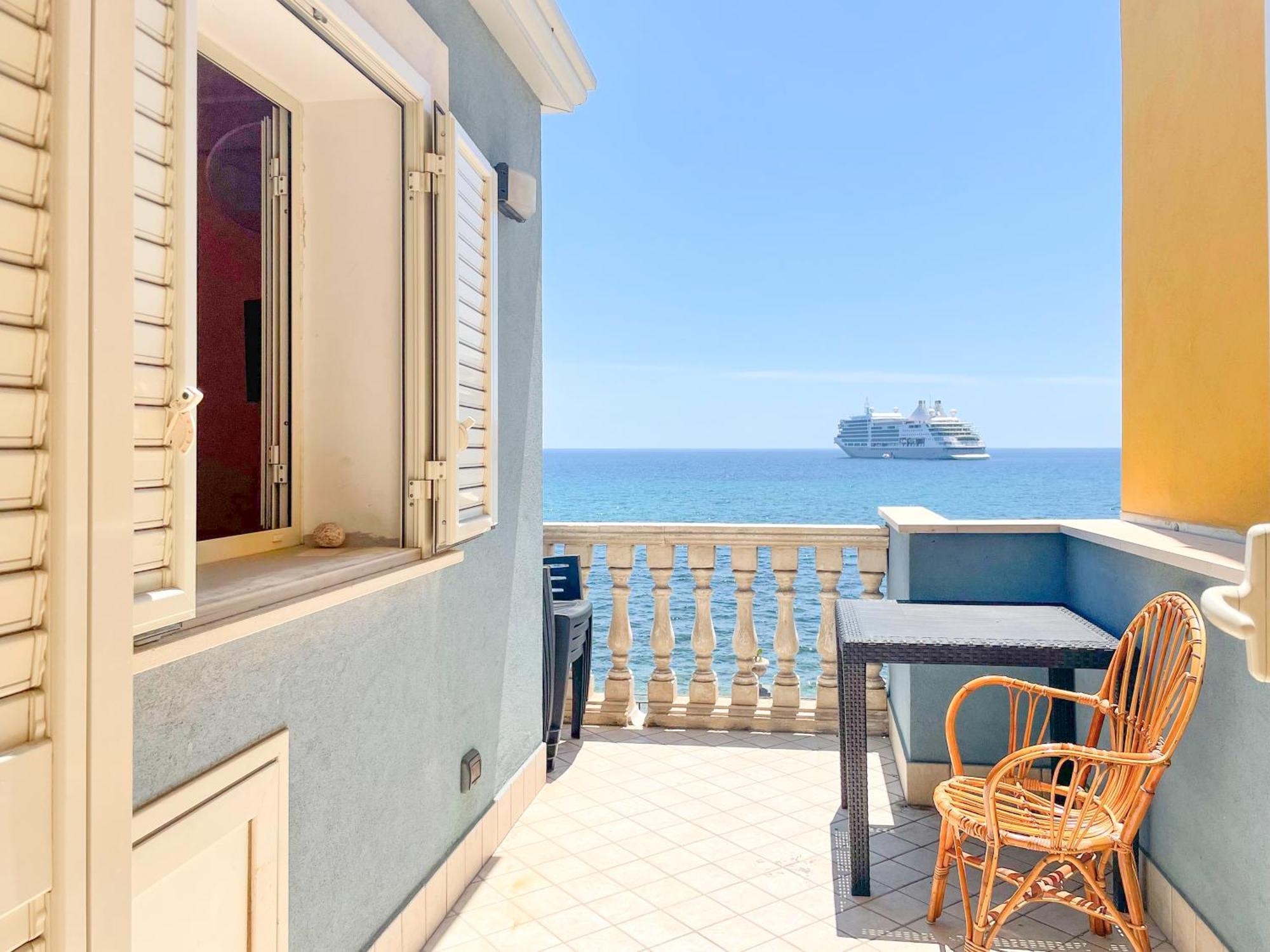 Maremare Apartments Giardini Naxos Exteriör bild