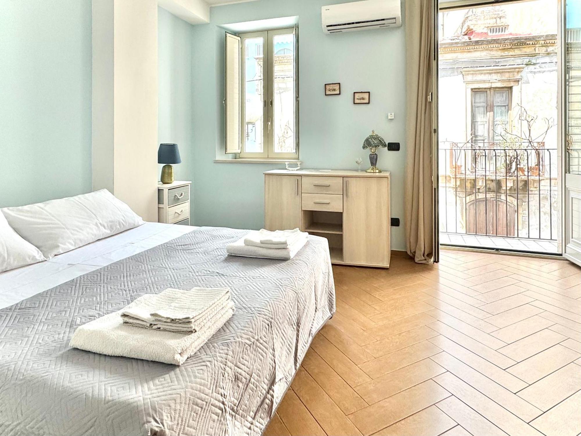 Maremare Apartments Giardini Naxos Exteriör bild